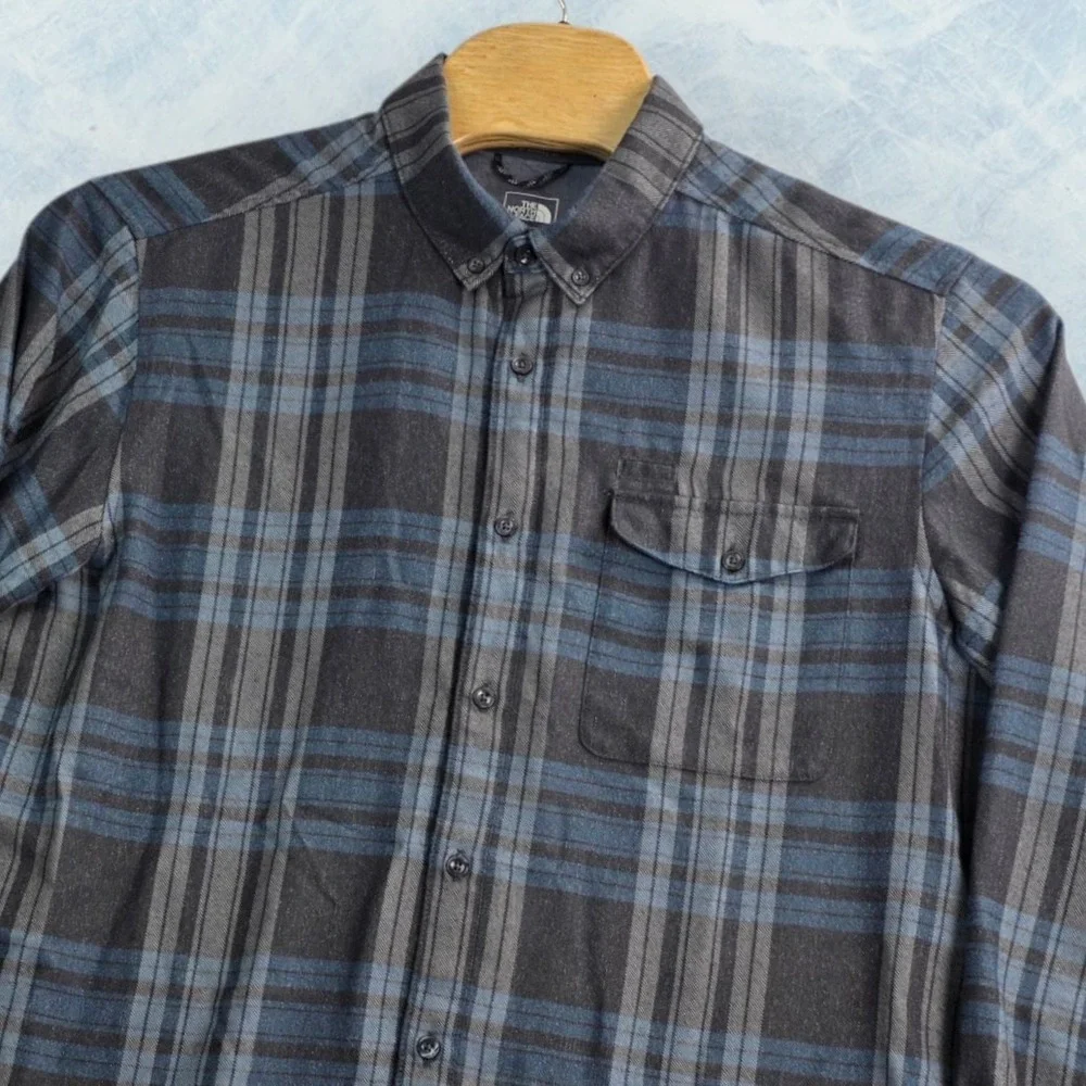 The North Face‎ Button Down Plaid Flannel Shirt Men's Size XL Nylon Blend Hiking